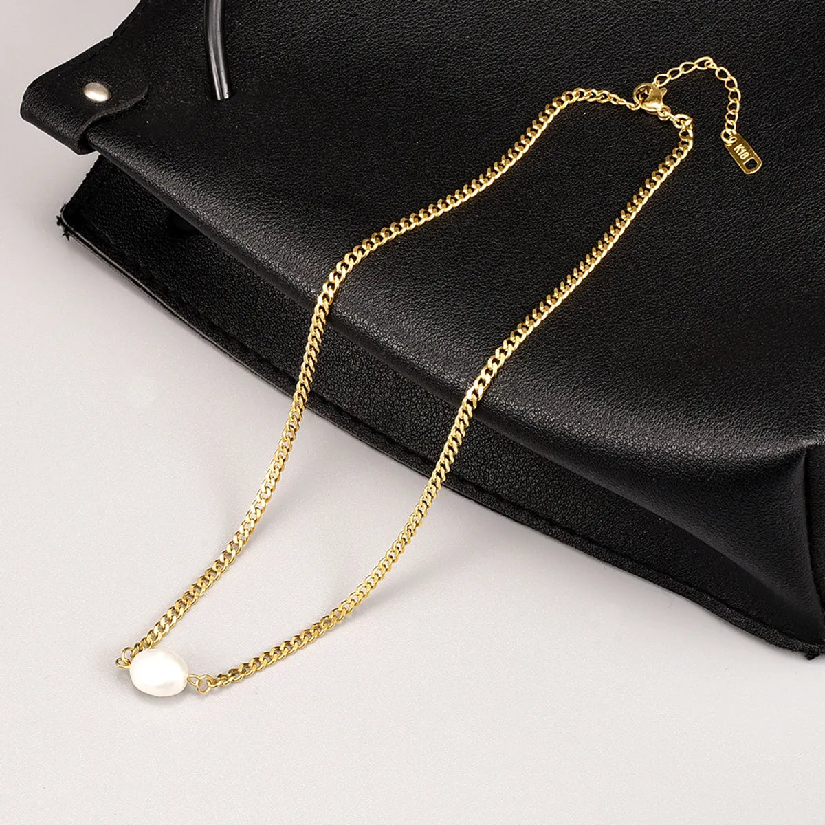 Multi-Layer Necklaces-Simple Pearl Titanium Steel 18k Gold Necklace Clavicle Chain Wholesale