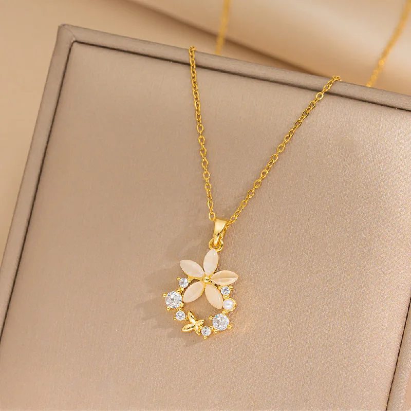 416 Golden Small Flower Necklace