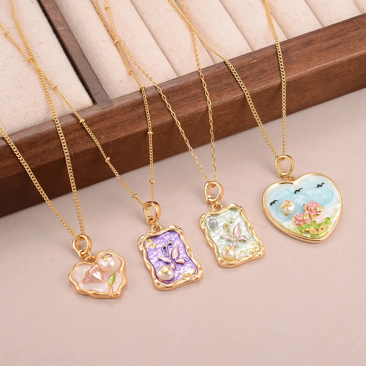 Cat Necklaces-Retro French Style Flower Butterfly 18K Gold Plated Medieval Gold Natural Pearl Crystal Alloy Wholesale Pendant Necklace