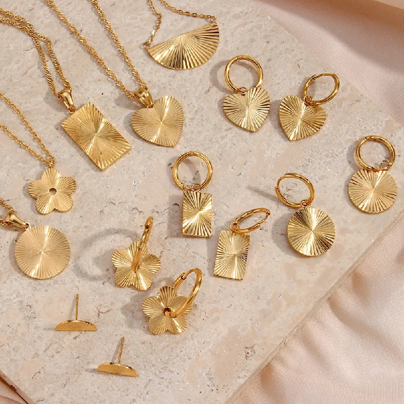 Fashion Jewelry Necklaces-Fashion Quadrilateral Round Geometric Stainless Steel 18K Gold Plated Necklaces