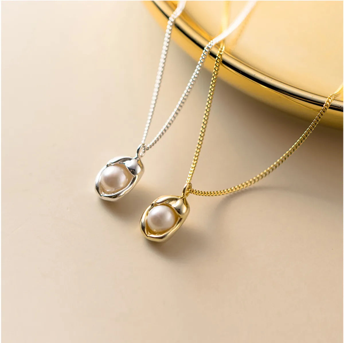 Personalized Necklaces-Fashion Simple Style Shell Sterling Silver Plating Inlaid Pearls Artificial Pearls Pendant Necklace