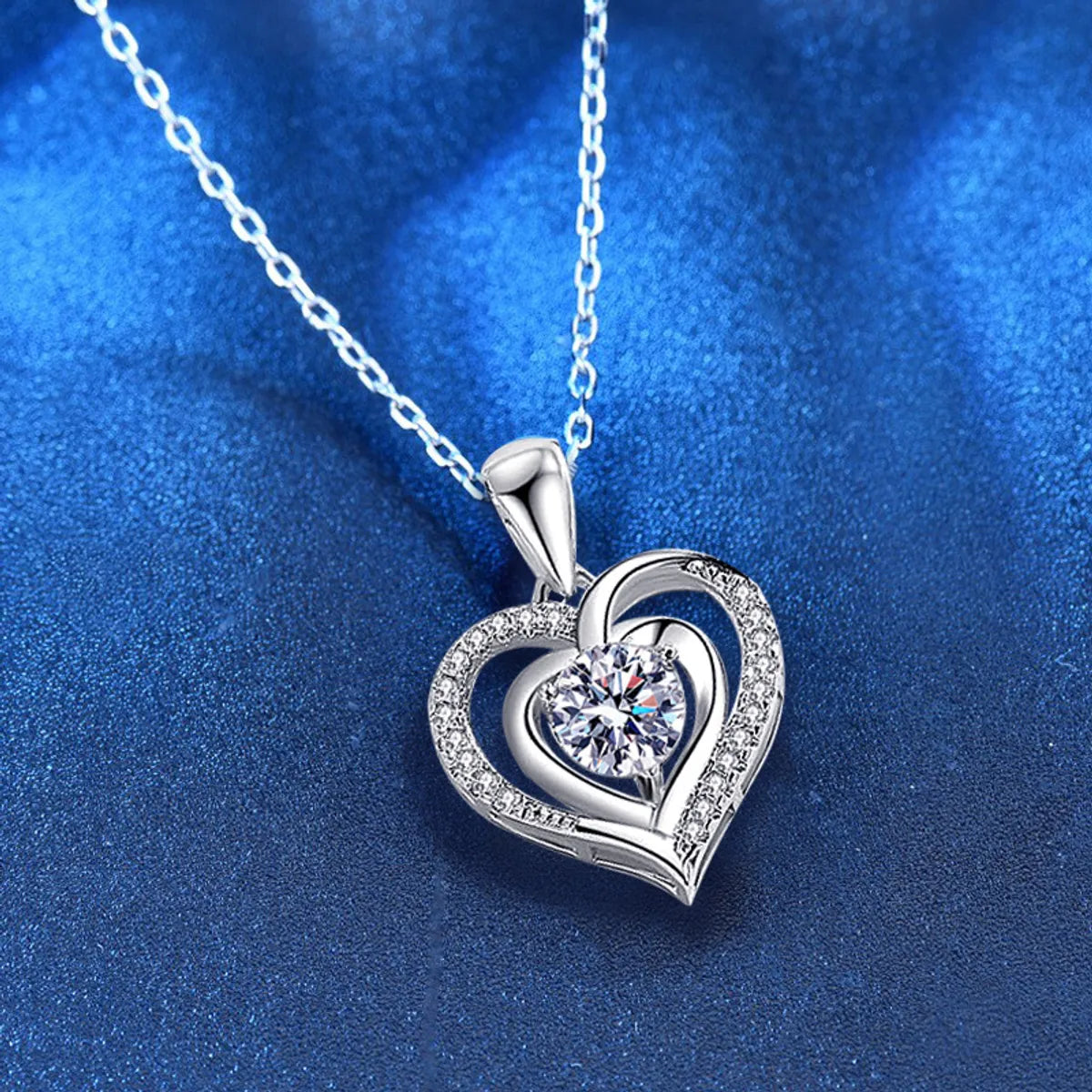 Women's Necklaces-Simple Style Heart Shape Sterling Silver Moissanite Pendant Necklace In Bulk