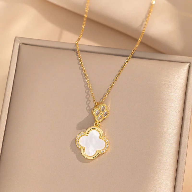 388 white shell necklace in gold