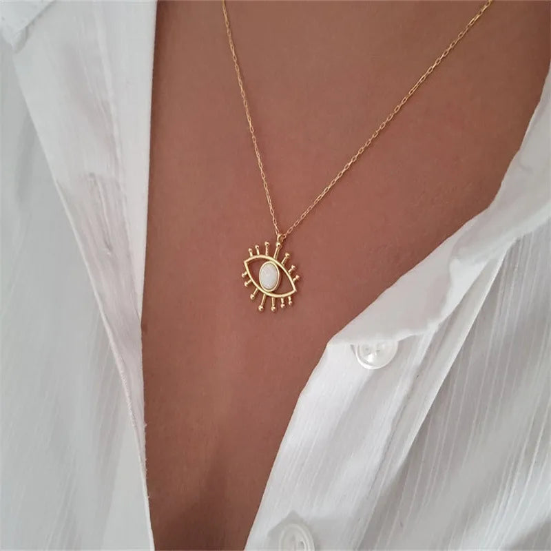 Fashionable Necklaces-Retro Eye Copper Pendant Necklace Plating Copper Necklaces