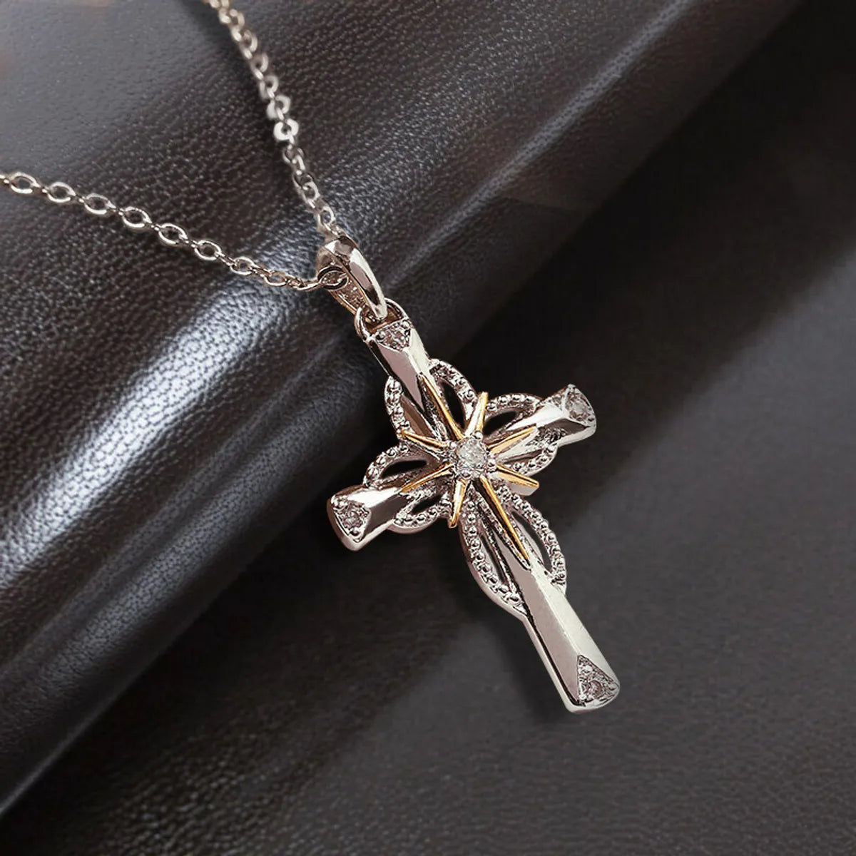 Love Necklaces-Vintage Style Cross Alloy Plating Silver Plated Women'S Pendant Necklace