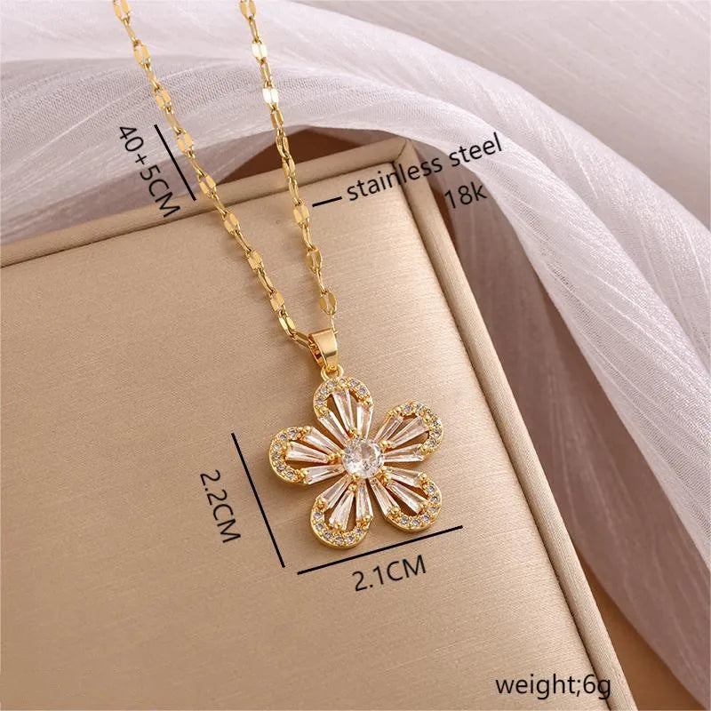 147 Five-Leaf Flower Necklace-Gold