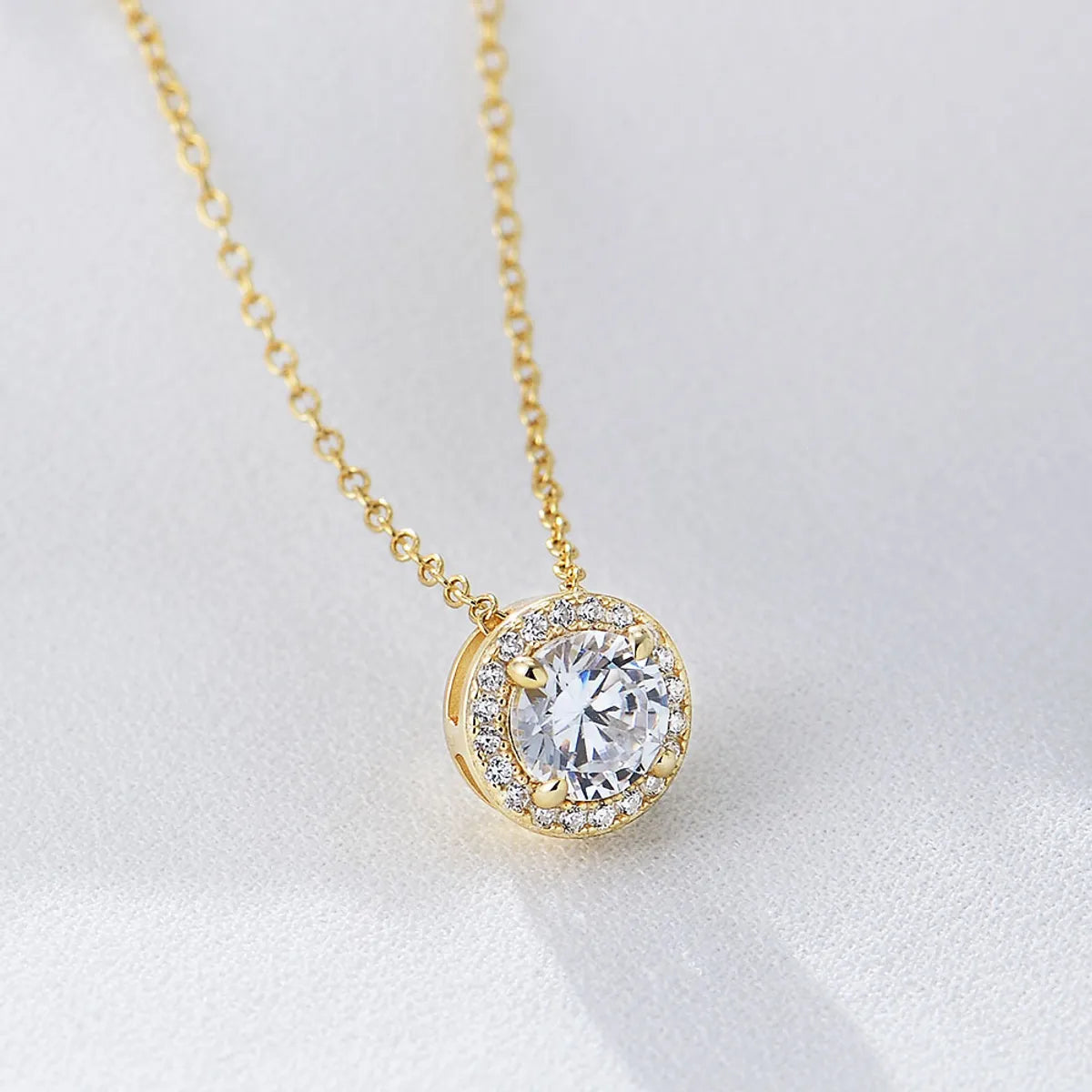 Sterling Silver Necklaces-Fashion Round Sterling Silver Plating Zircon Pendant Necklace