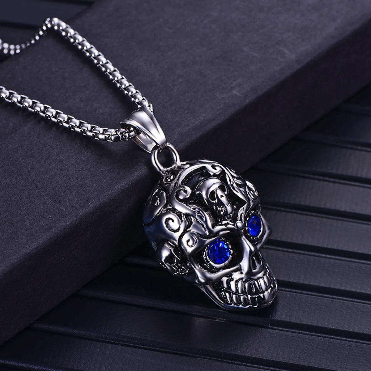 Adjustable Chain Necklaces-Retro Skull Inlay Rhinestones Men'S Pendant Necklace