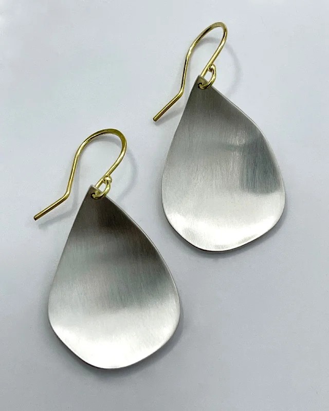 Chic Silver Earrings-Sarah McGuire Sway Single Earrings