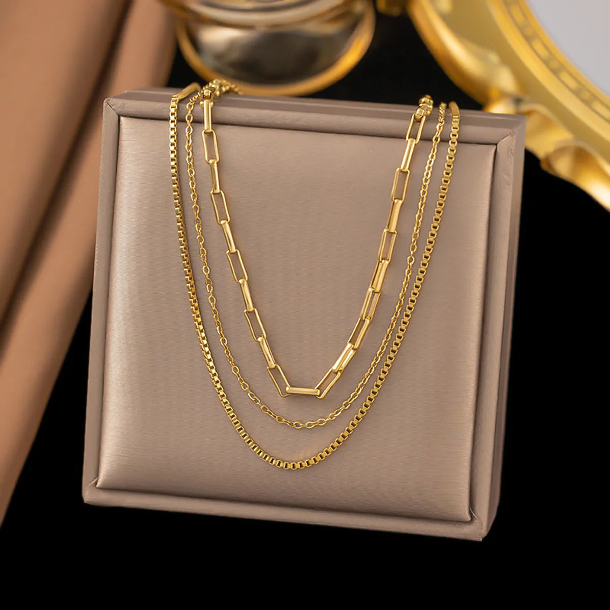 2 [Ah57] Three-Layer Chain Necklace Gold